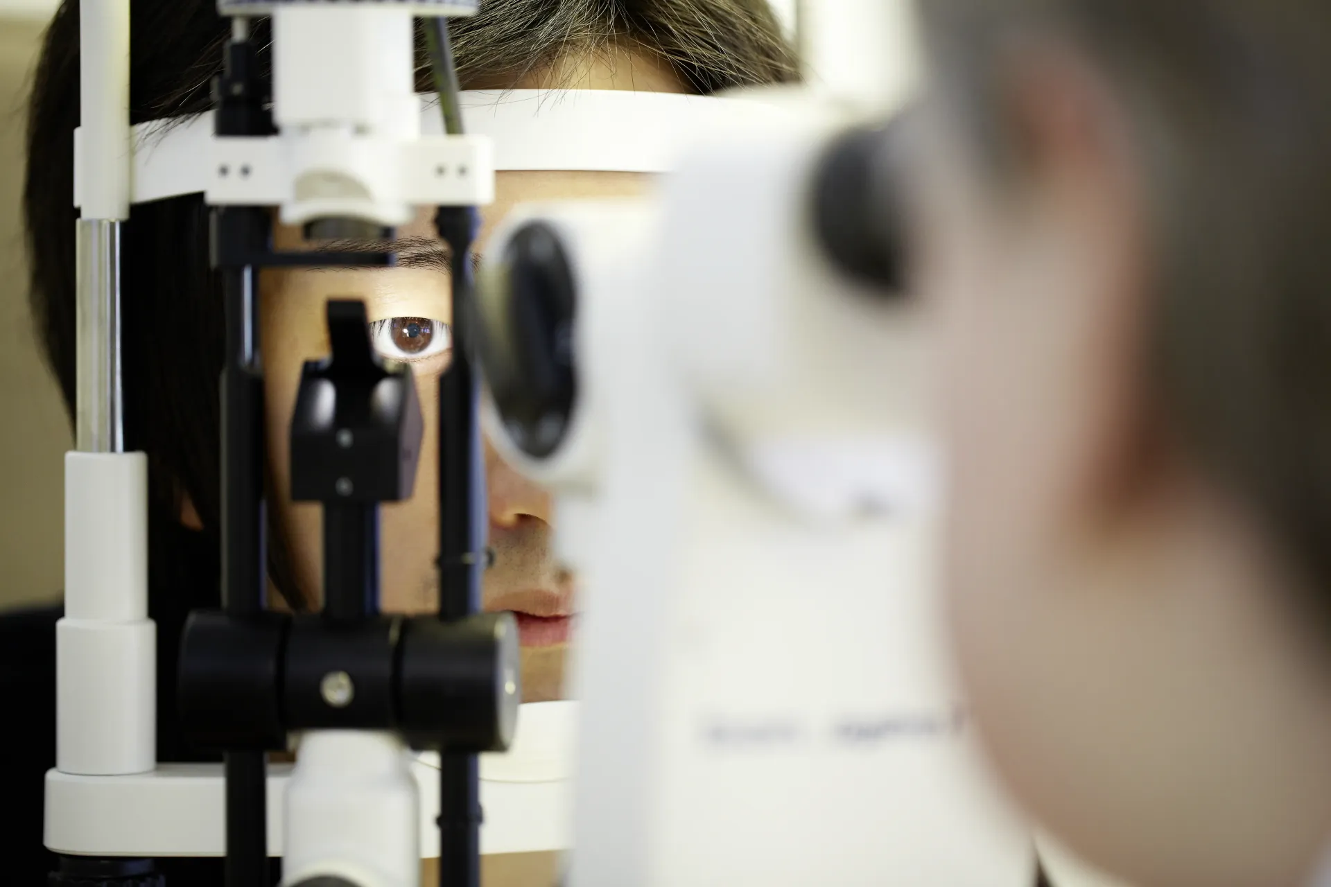 Untersuchung an der Spaltlampe bei Optiker Carl Müller