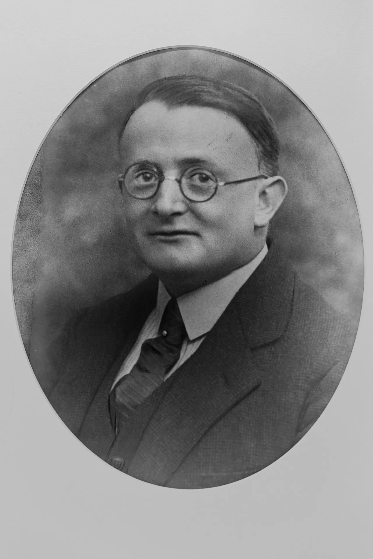 Historisches Porträt von Carl Müller, dem Gründer von Optiker Carl Müller